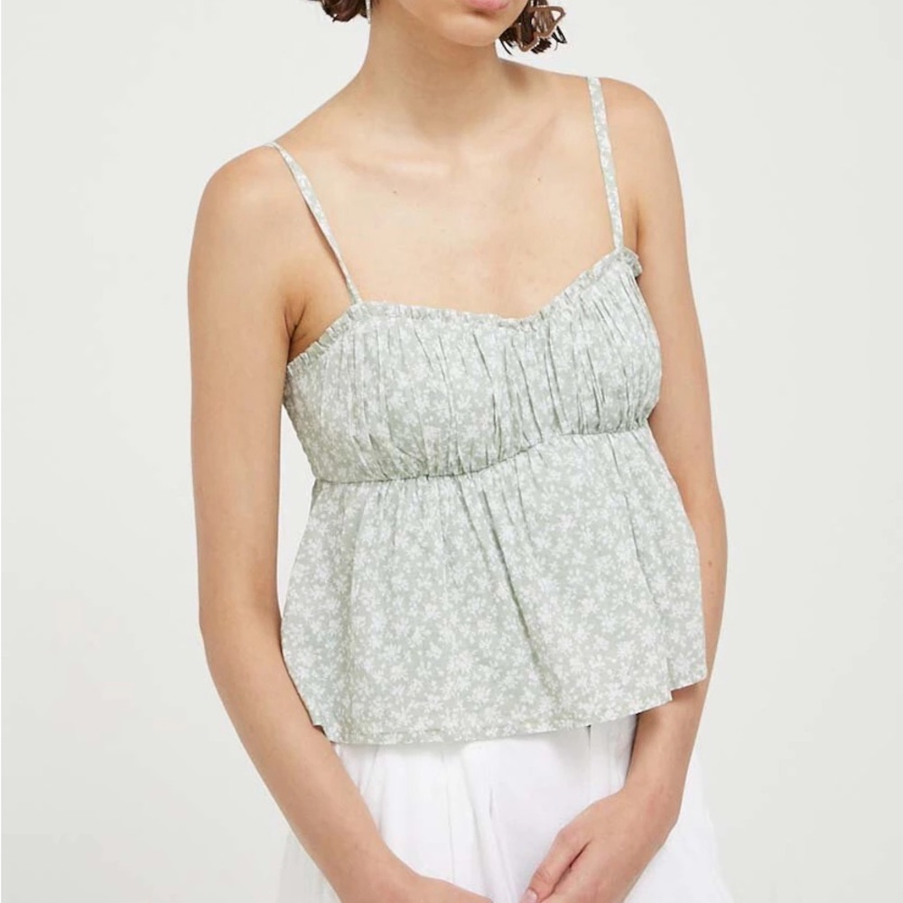 HOLLISTER Green Floral Cami Tank Top Strappy Cropped Smocked Babydoll Top Sz M - Picture 2 of 7